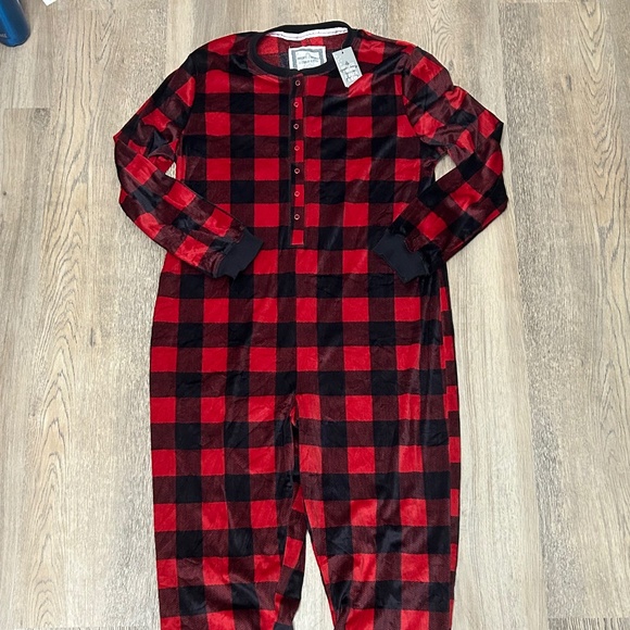 Black and Red Plaid Onesie Denver Hayes - Picture 2 of 3